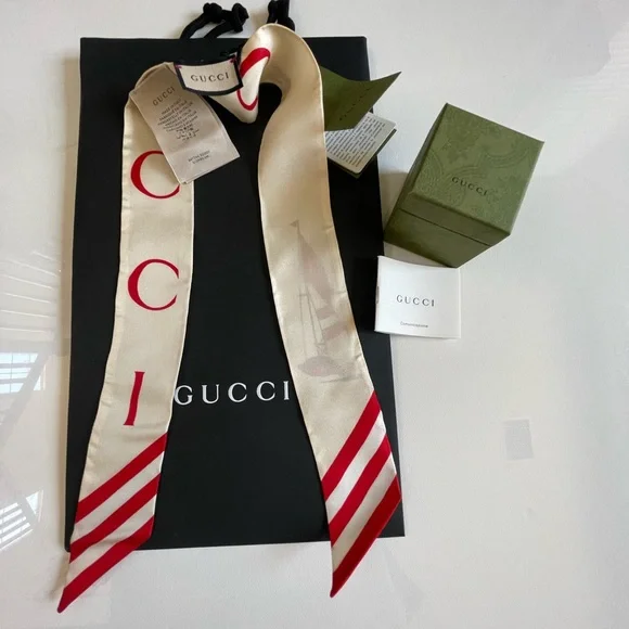 Authentic NEW GUCCI Gucci print Silk Neck Bow - Picture 6 of 9